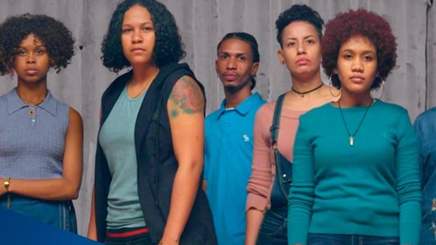 Tatuajes, afro... la apariencia prima muchas veces a la hora de contratar un empleado 