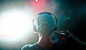 Tinnitus: una condición que afecta cada vez más a los Djs 