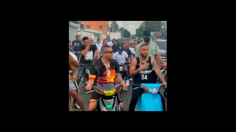 Dj Adoni vuelve a aglutinar personas, esta vez en Los Mina