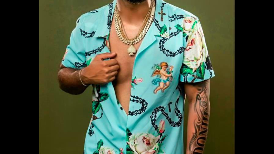 La sanción que puso el Ministerio Público a Dj Adoni por “teteo móvil” en el Cibao