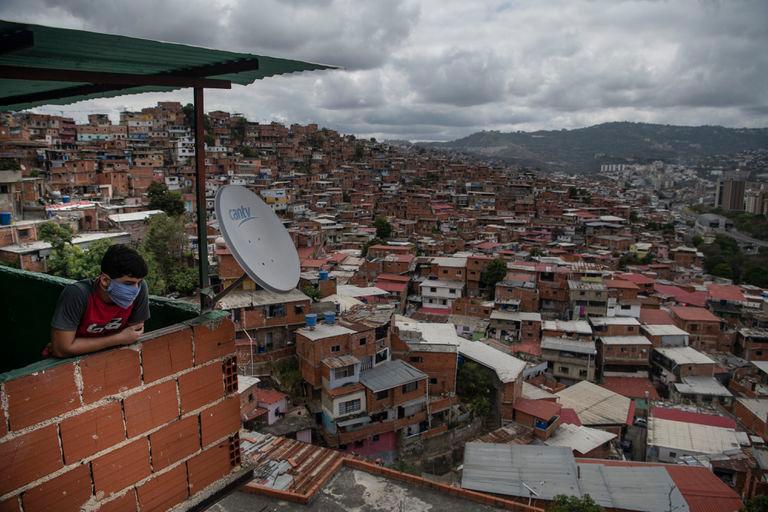 Venezuela: 4.000 años de trabajo para comprar una casa
