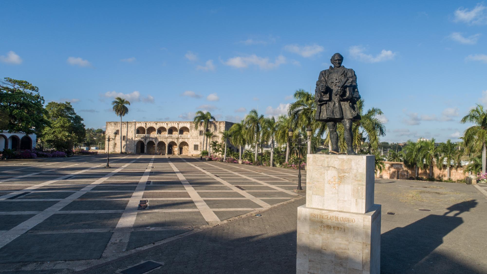 La Plaza España desolada.