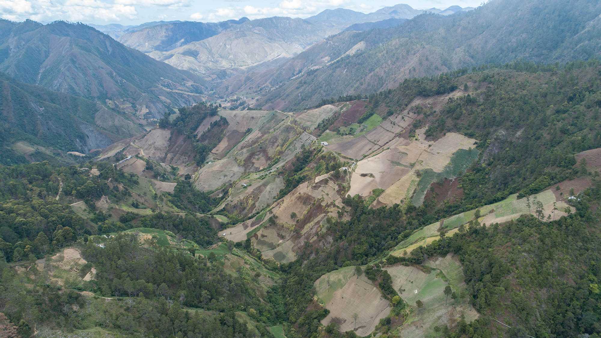 Vista del Parque Nacional Valle Nuevo donde se observan las huellas de la actividad agrícola.