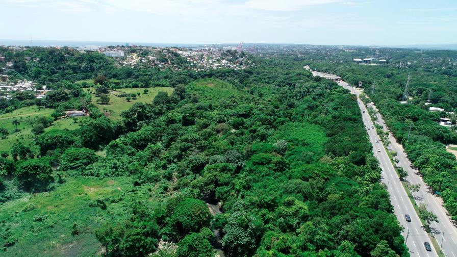 Alcalde explica a vecinos alcance de proyecto del mercado de La Pulga