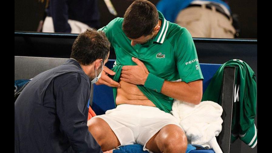 Djokovic gana un partido muy batallado