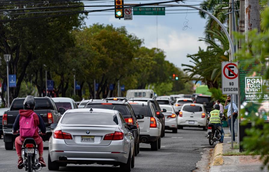 Casi la mitad de vehículos de RD está en Gran Santo Domingo