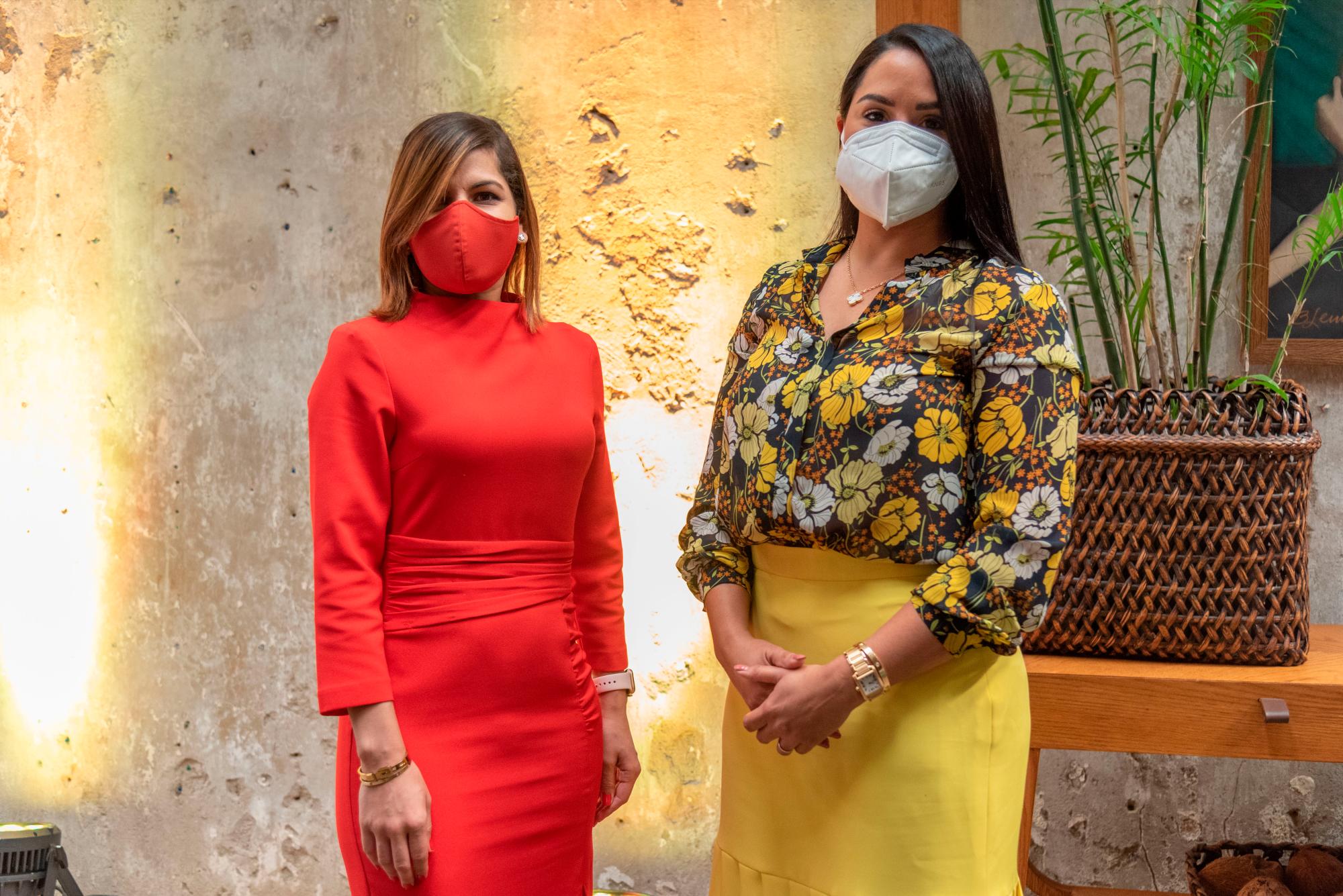 Heidy Berroa y Ana Lendor.