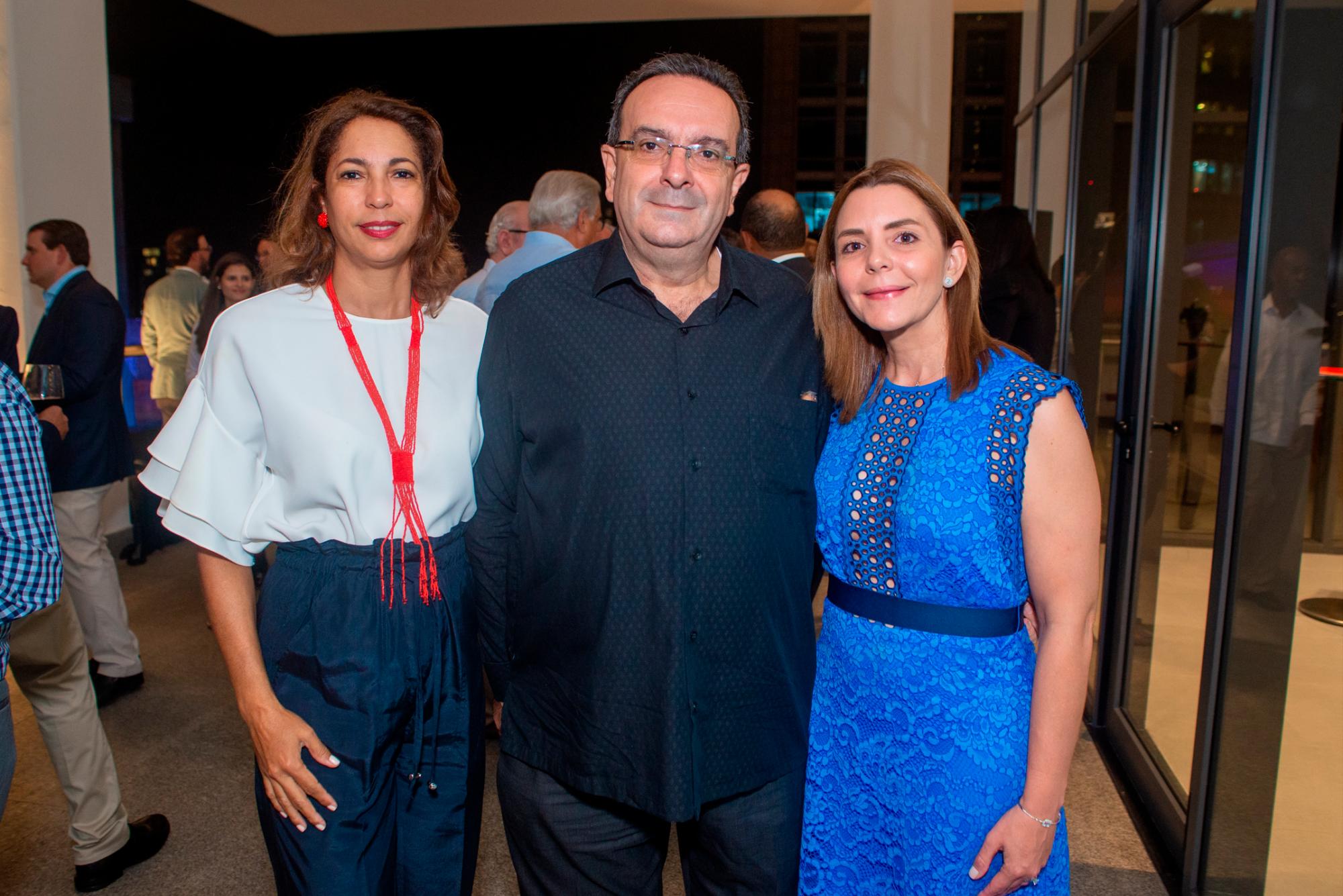 Josefina García, Ángel García y Mariajosé Turull.