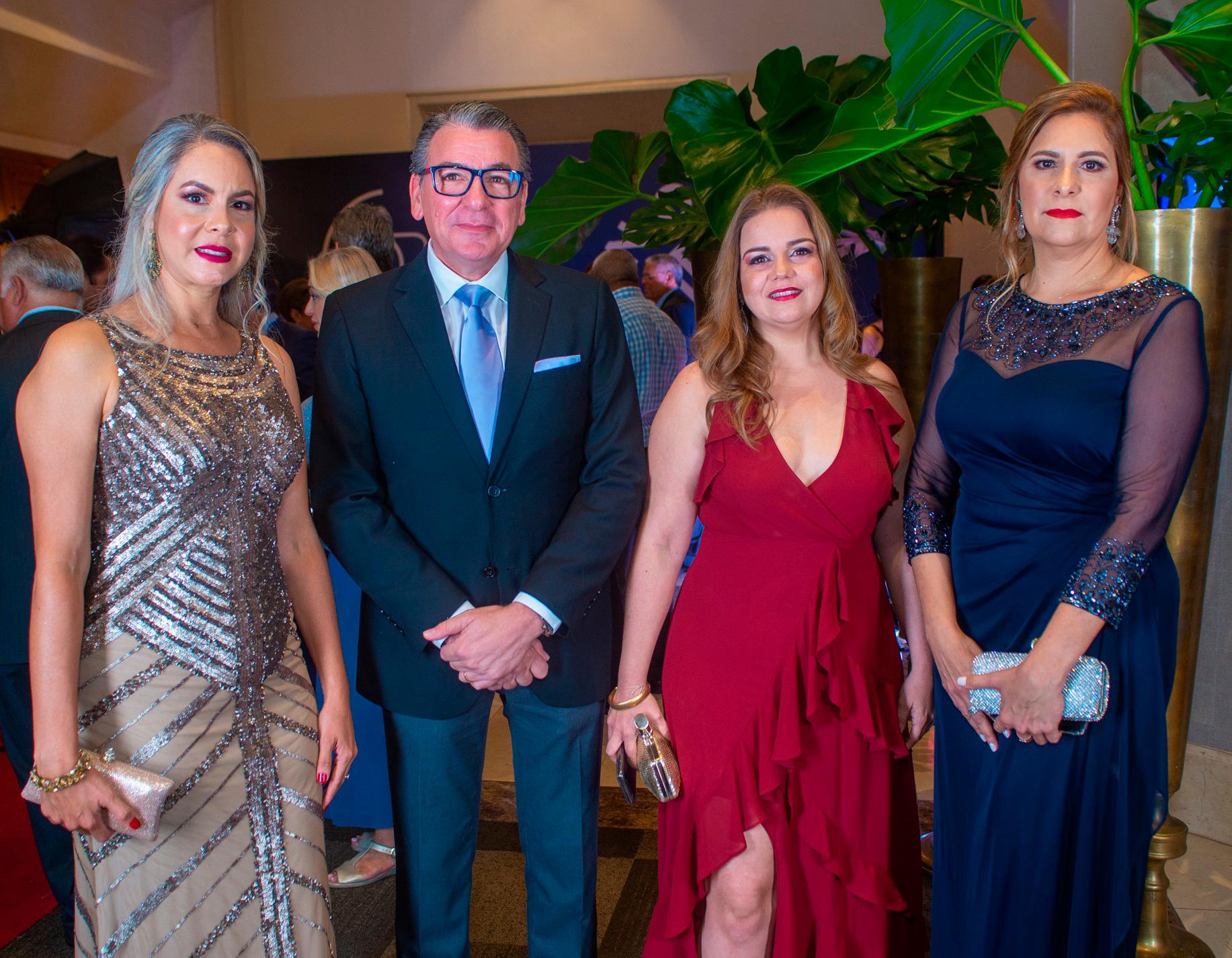 Crismeily Ortiz, Jode Alberti Espinal, Yamely Camacho y Zully Estrella.