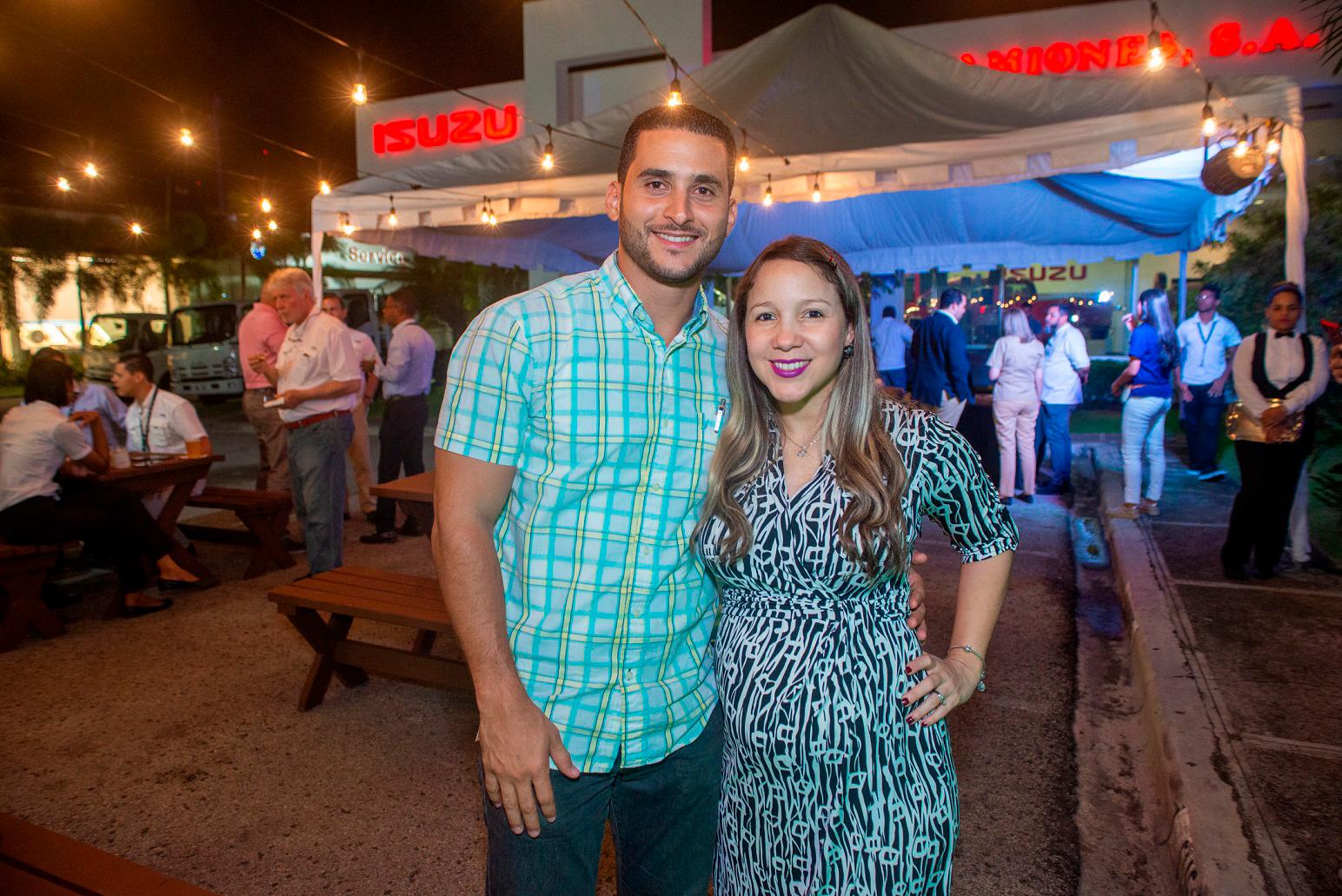 Alejandro Almánzar y Diana Ortiz. 