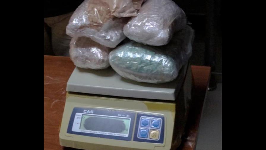 Narcos abandonan 11 paquetes de cocaína y más de cuatro mil pastillas de éxtasis