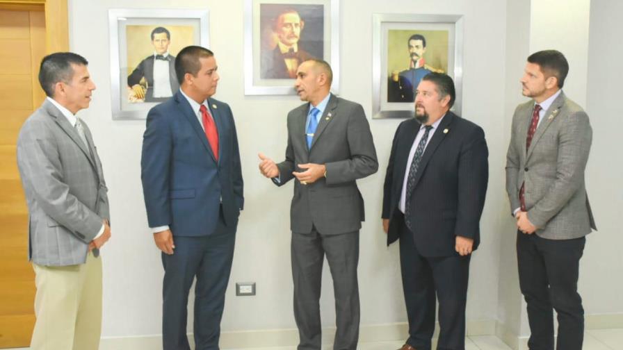 Jefe regional de la DEA y otros agentes están en el país para reforzar persecución del narco y lavado Jefe regional de la DEA y otros agentes están en el país para reforzar persecución del narco y lavado