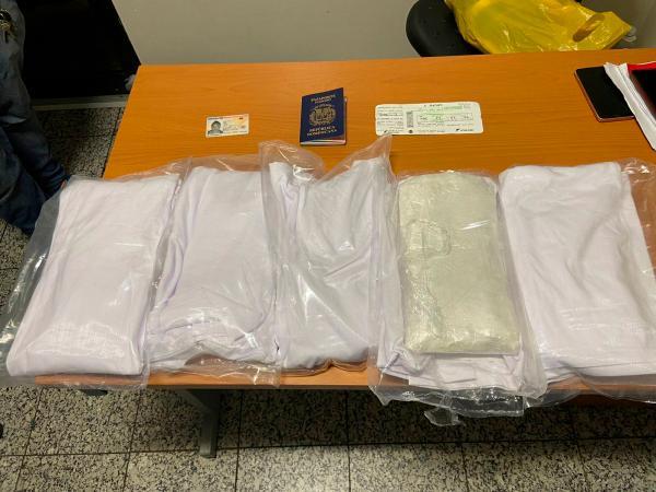 DNCD ocupa cinco paquetes de presunta cocaína que serían trasladados a España