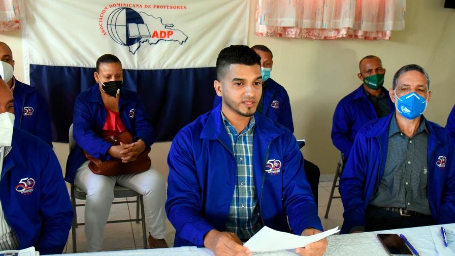 ADP afirma no hay condiciones para docencia presencial en Santiago 