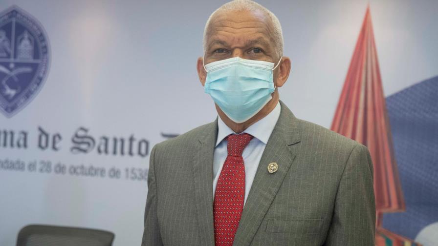 UASD reconoce labor científica de docentes y estudiantes investigadores