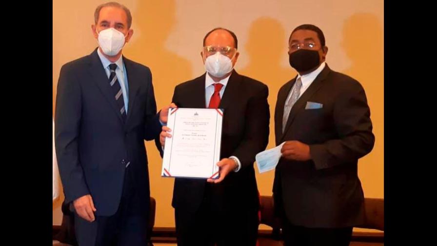 Eddy Nelson Pérez Then: “La pandemia debe motivar a la investigación en RD” Eddy Nelson Pérez Then: “La pandemia debe motivar a la investigación en RD”