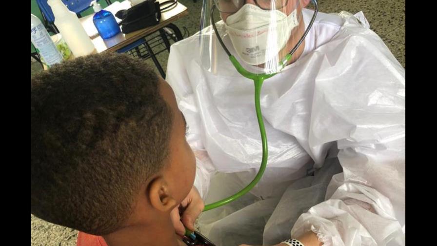 Intec y Yale realizan operativo médico y odontológico preventivo de COVID-19 en Peravia