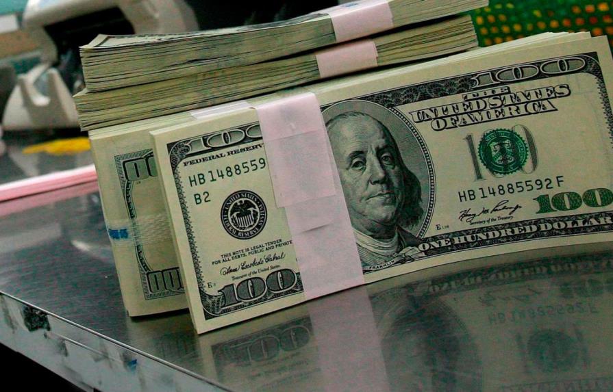 Advierten tasa del dólar podría llegar a 55 por uno en las próximas dos semanas