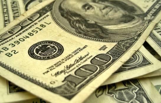 El dólar rompe la barrera de los 6,000 bolívares en las mesas de cambio