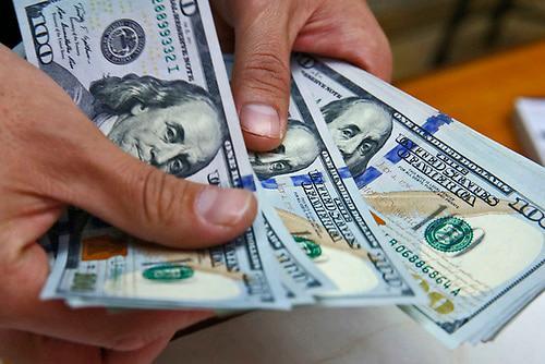 El dólar ya se ubica cerca de la tasa estimada por el Gobierno para el 2020 