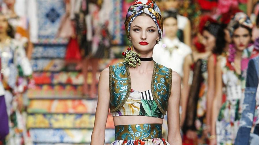 Dolce&Gabbana llenan Milán de color y patchwork