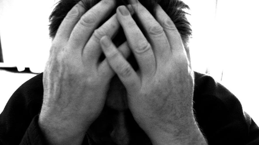 Pensaba que era migraña, pero le descubrieron más de 700 gusanos en el cerebro