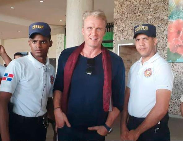 Famoso actor Dolph Lundgren de visita en Punta Cana