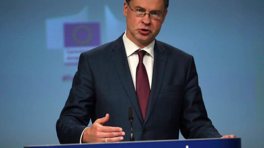 UE pide a EEUU “predicar con el ejemplo” tras suspensión europea de aranceles UE pide a EEUU “predicar con el ejemplo” tras suspensión europea de aranceles