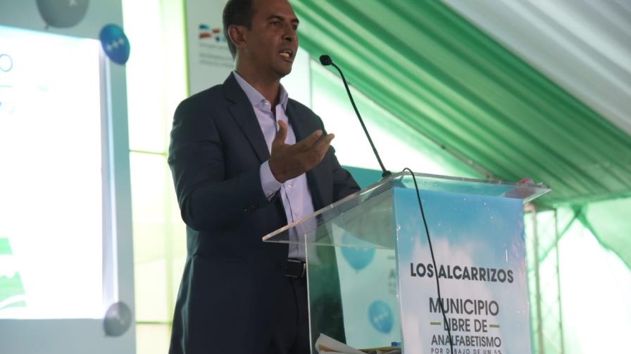 Declaran al municipio de Los Alcarrizos libre de analfabetismo 