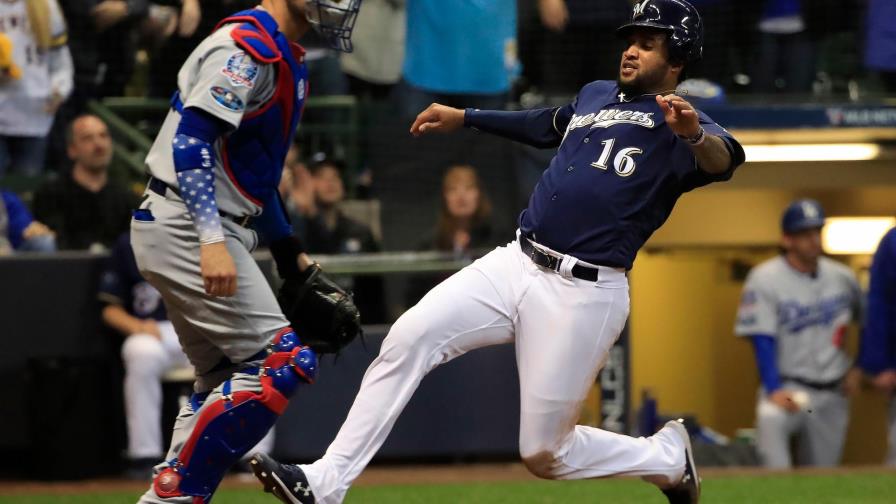 Cerveceros cambian a Domingo Santana a los Marineros por Ben Gamel