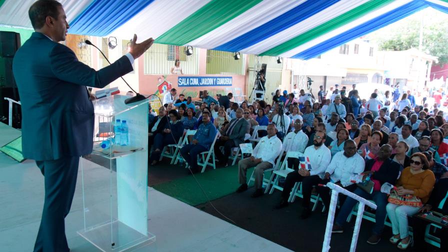 Declaran a Los Alcarrizos libre      de analfabetismo