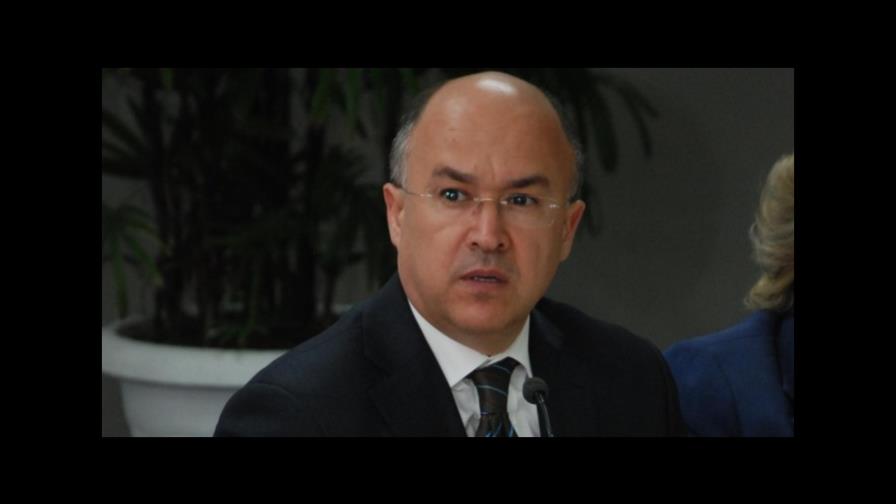 Fernández y Luis Abinader lideran otra encuesta