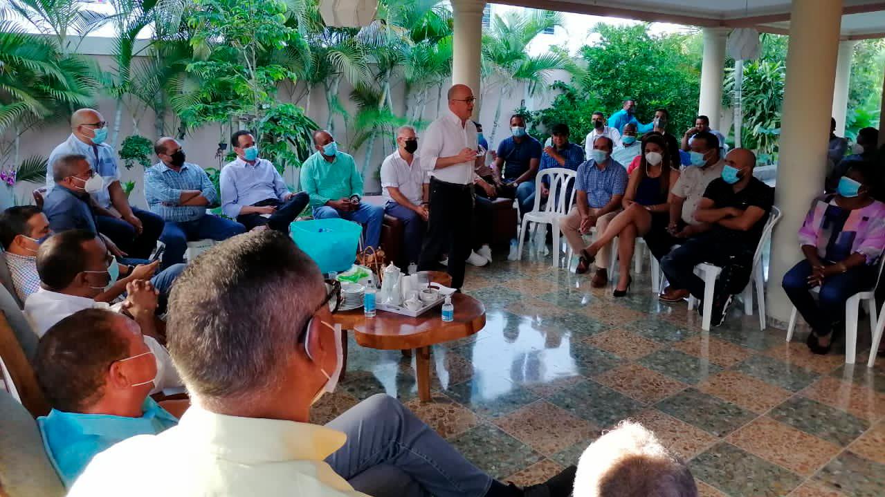 Domínguez Brito en un encuentro.