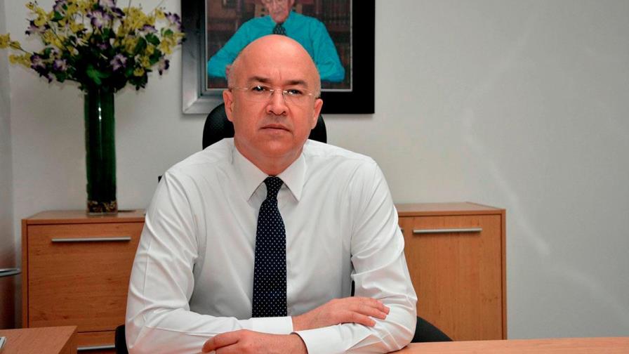 A pesar de críticas del sector turístico, Domínguez Brito ratifica postura sobre el control de los aeropuertos A pesar de críticas del sector turístico, Domínguez Brito ratifica postura sobre el control de los aeropuertos