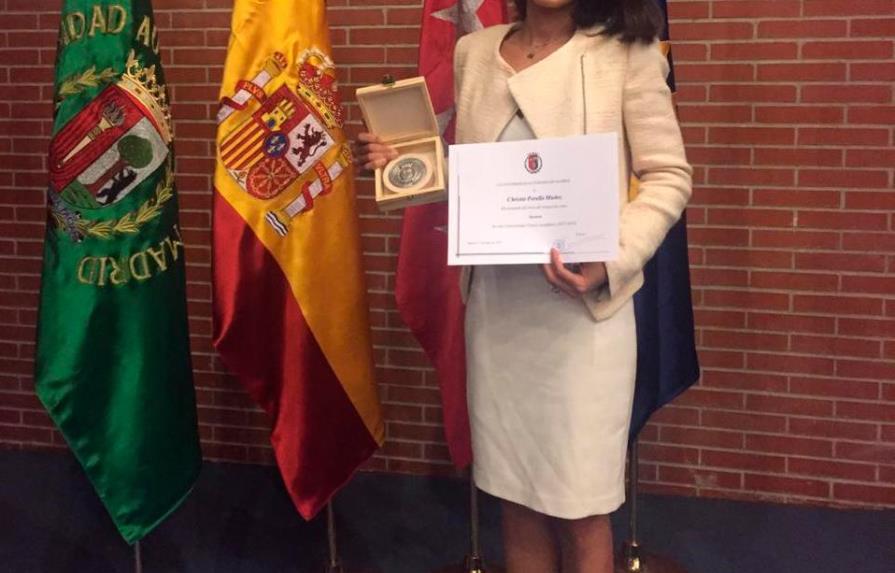 Dominicana gana premio de tesis doctoral en Madrid