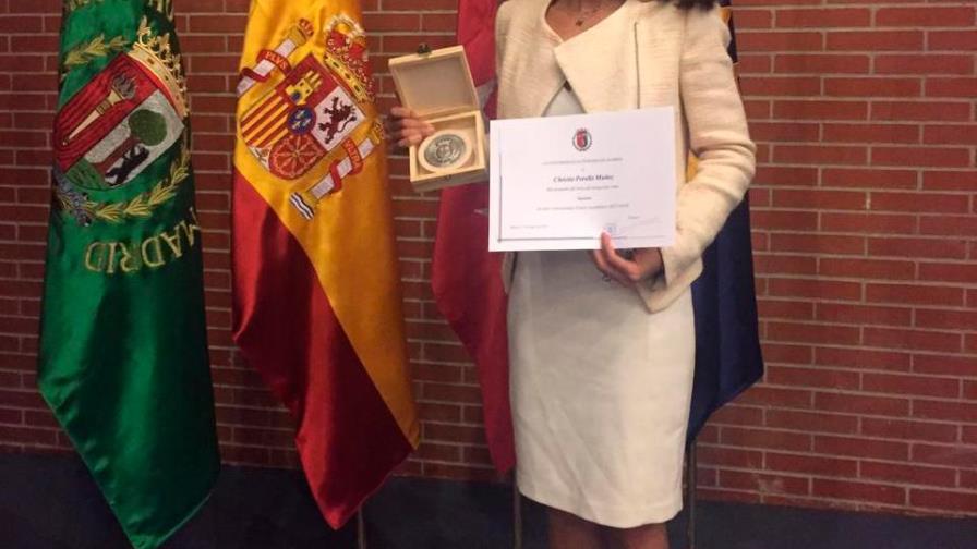 Dominicana gana premio de tesis doctoral en Madrid