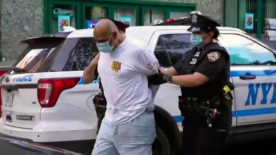 Dominicano golpea a esposa con palanca de hierro en parada autobuses de Alto Manhattan