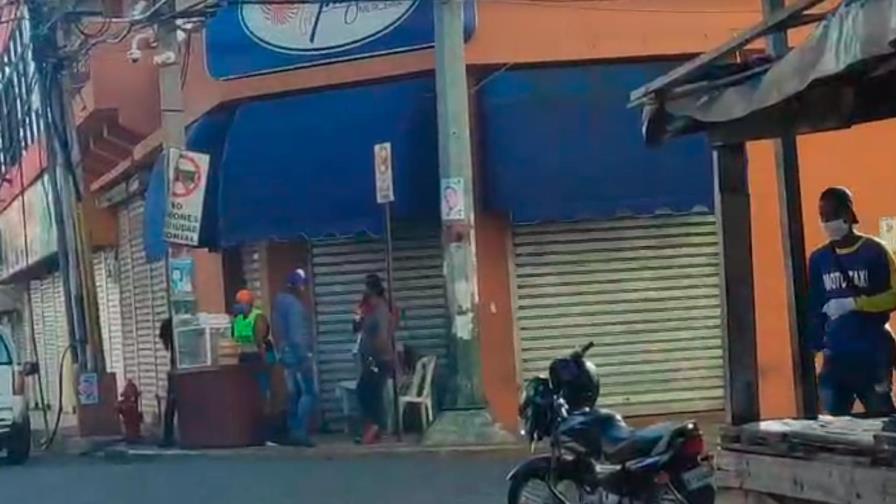 Así amanece Santo Domingo, muy poco movimiento pero rutas de guaguas y mercados activos Así amanece Santo Domingo, muy poco movimiento pero rutas de guaguas y mercados activos