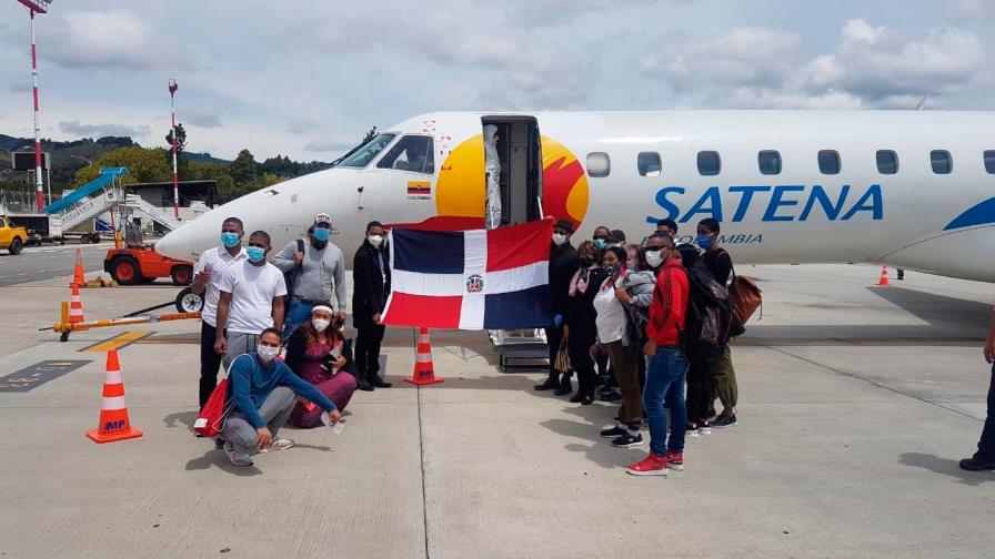 Retornan a 52 dominicanos varados por coronavirus, entre ellos dos bebés