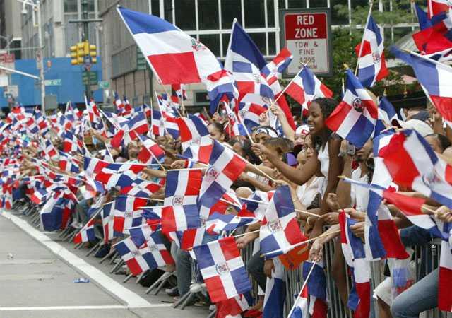 El 49% de la población adulta dominicana desea irse del país