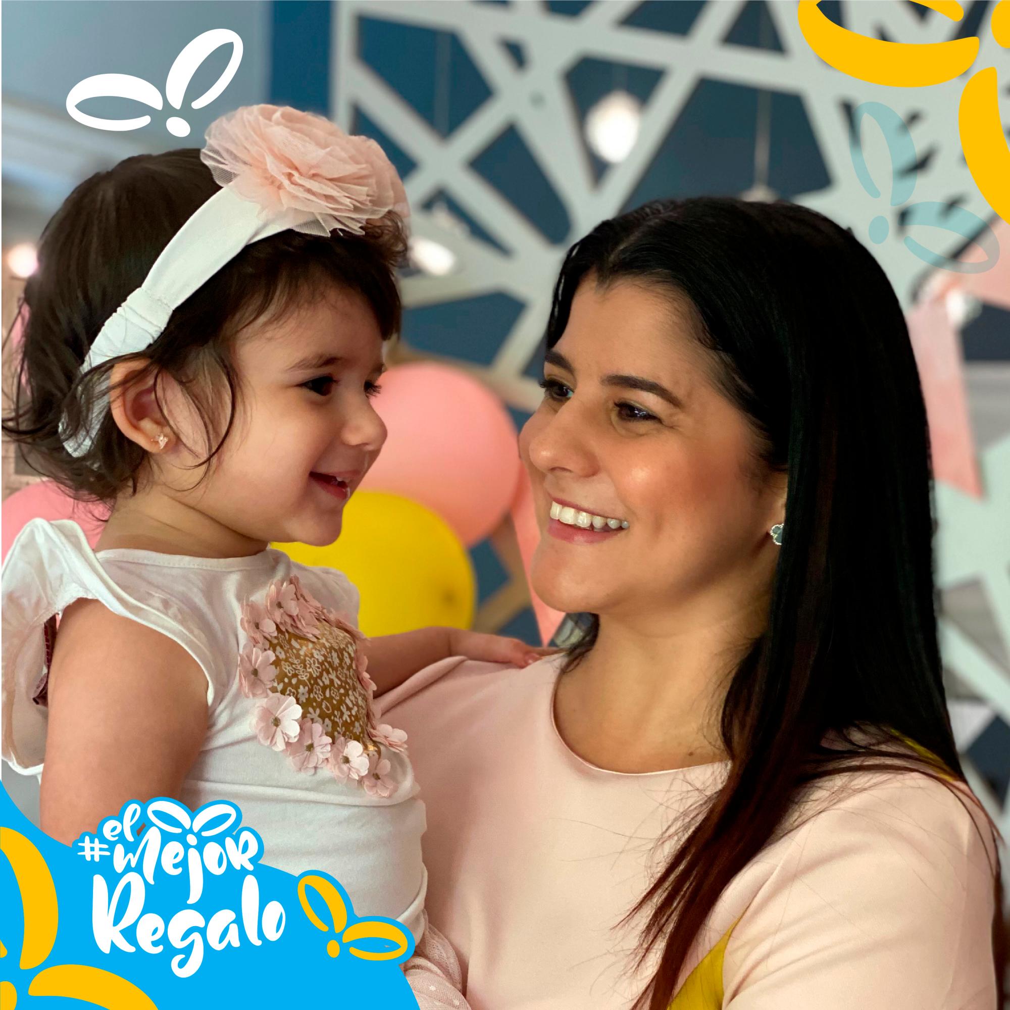 Dominique Bonnelly con su pequeña Amelie.