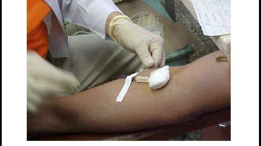 Francia rebaja a 4 meses abstinencia a homosexuales para poder donar sangre