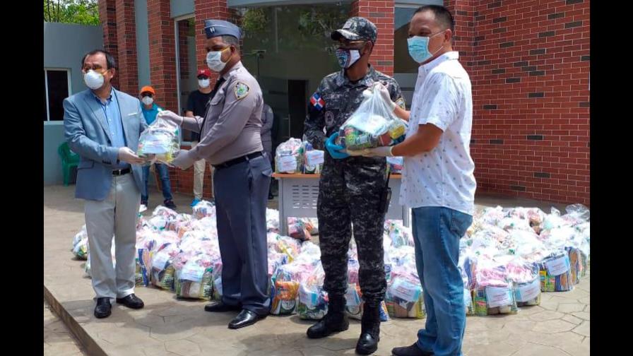 Comunidad China en RD dona a la Policía Nacional 200 Kits de alimentos