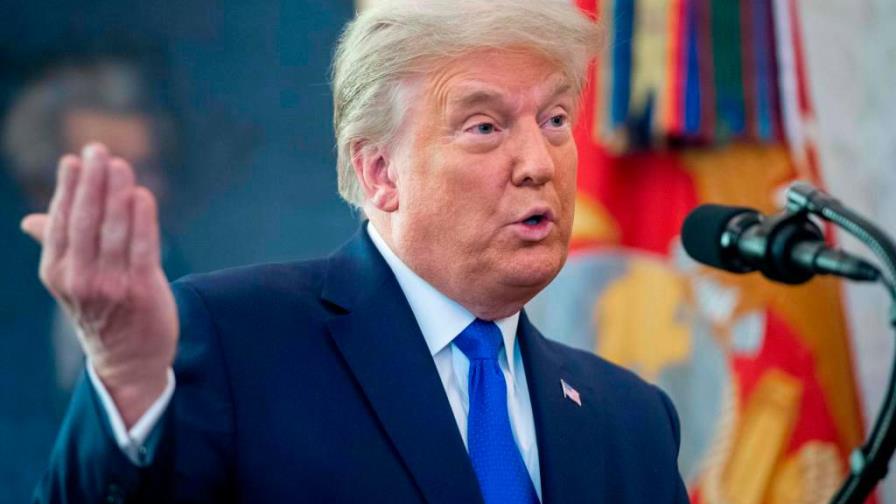 Twitter bloquea por 12 horas la cuenta de Donald Trump