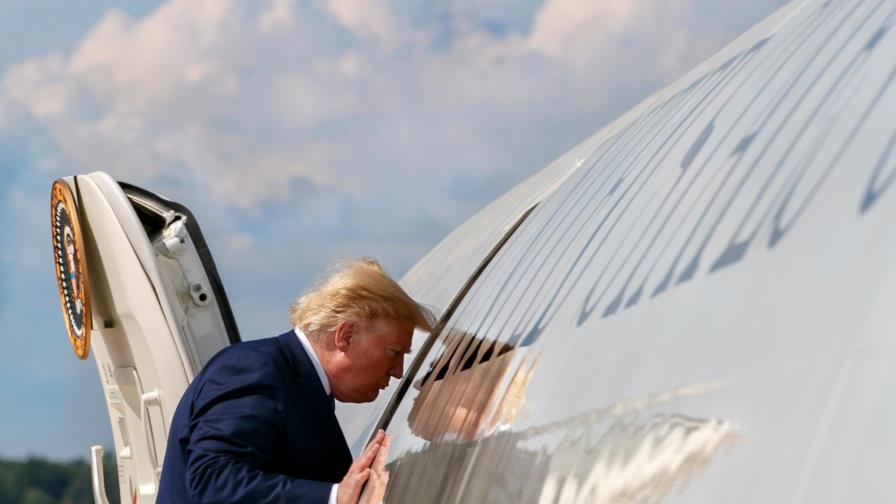 Trump pide revisión de personas que buscan comprar armas