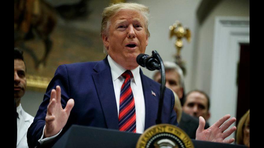 Donald Trump propuso lanzar bombas nucleares a los huracanes para combatirlos