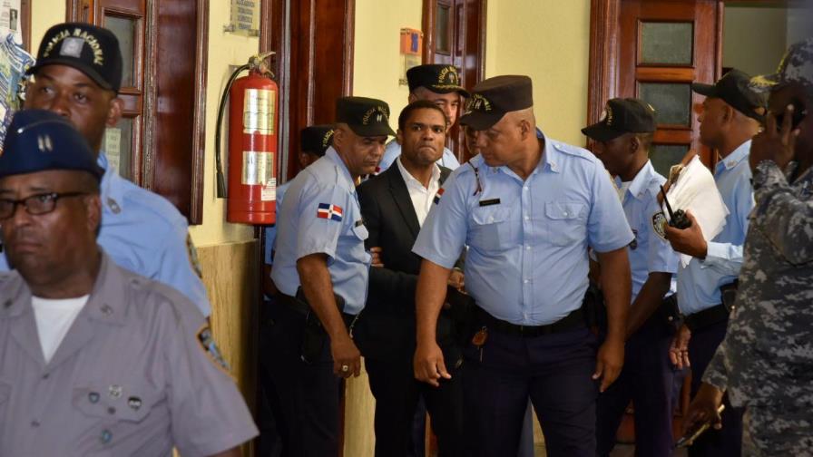 Condenan a Donni Santana a 20 años de cárcel por incesto Condenan a Donni Santana a 20 años de cárcel por incesto