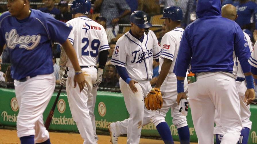 Urshela remolca dos carreras y los Tigres provocan triple empate en la tabla clasificatoria Urshela remolca dos carreras y los Tigres provocan triple empate en la tabla clasificatoria