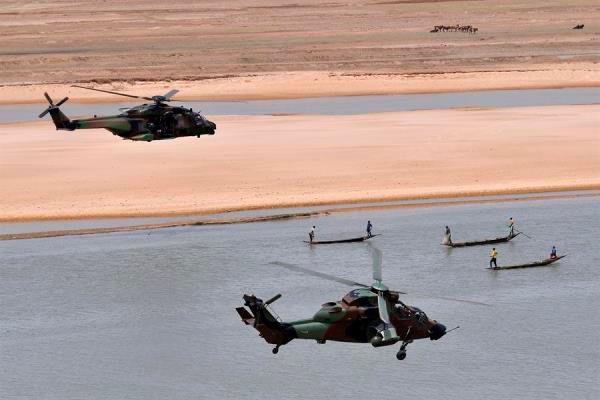  Mueren 13 soldados franceses en choque de helicópteros en Mali