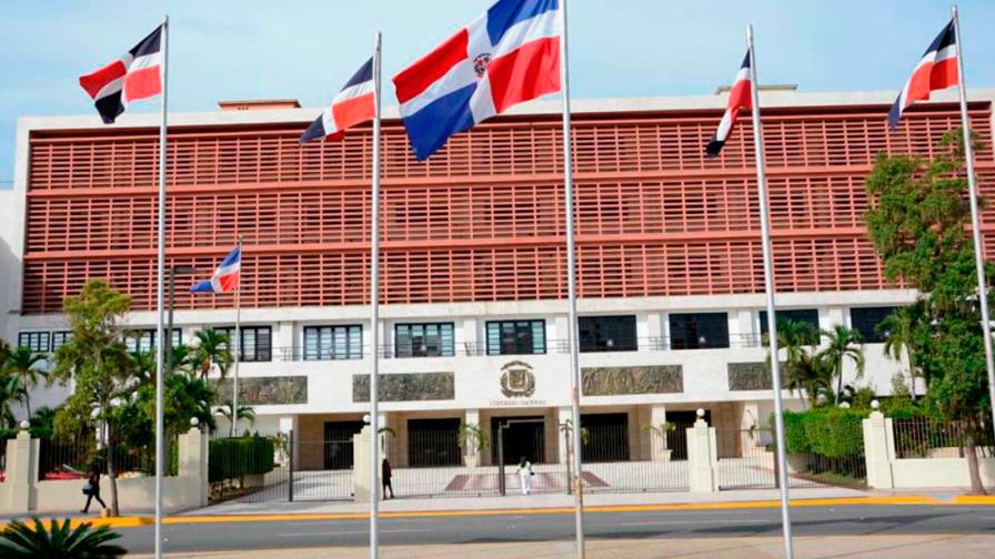 Mayoría de los empleados de la Cámara de Diputados infectados con COVID no se había vacunado